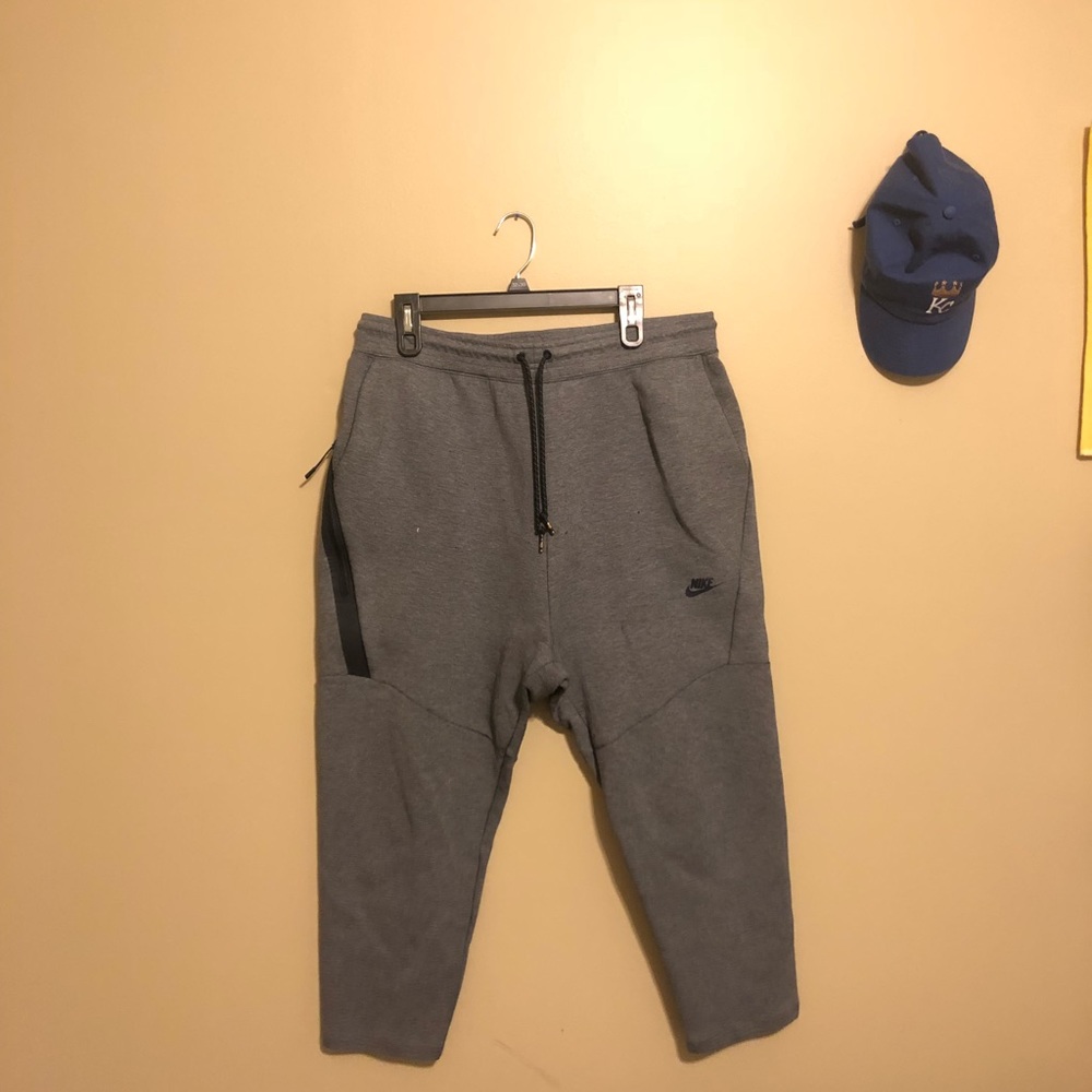 Nike Tech Fleece Cropped Pants